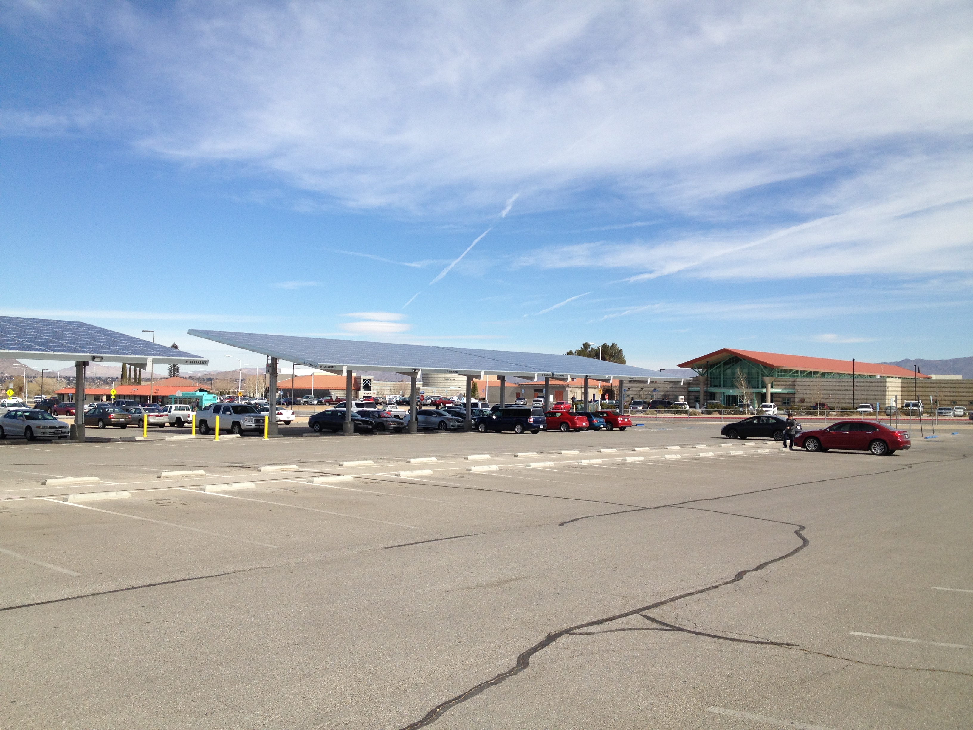 IM体育试玩 Main Campus Solar Covered Parking